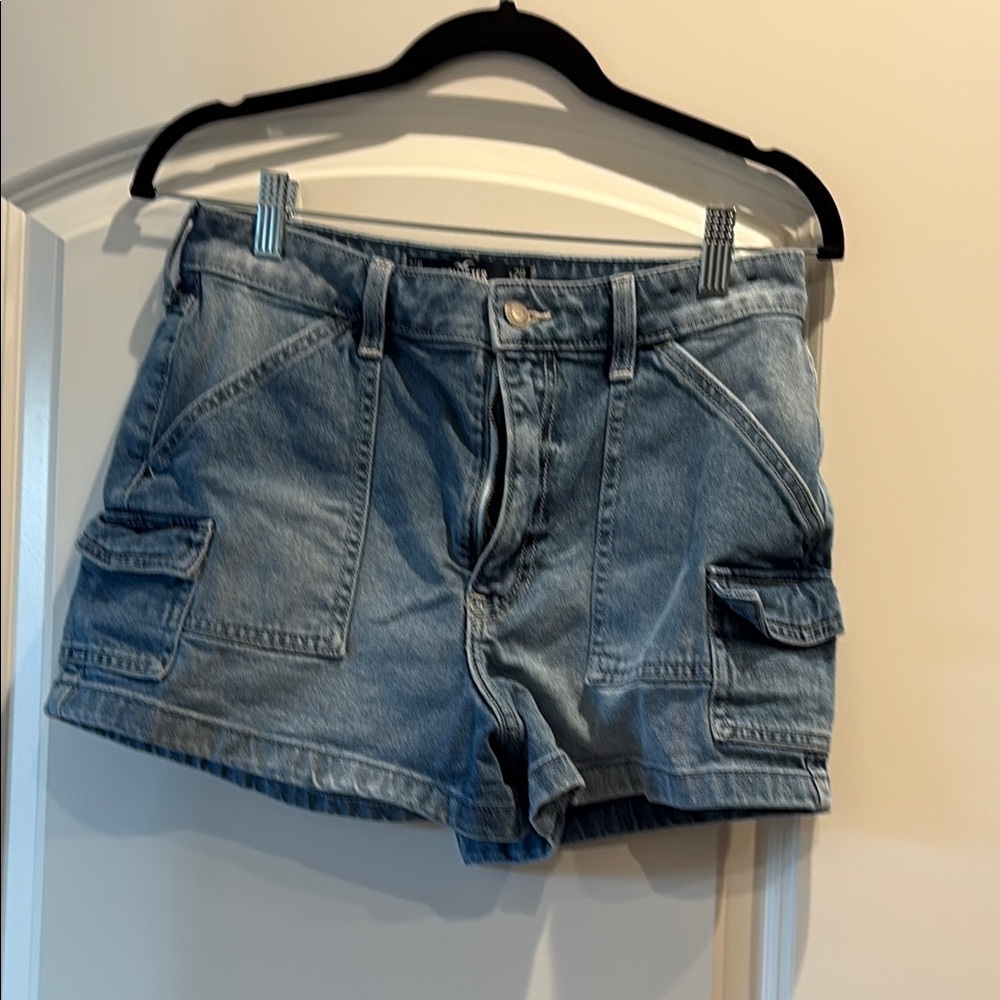 Hollister Cargo Shorts, size 7/6